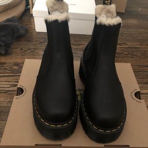 BNWT DR. MARTENS QUAD FUR LINED CHELSEA BOOT SZ 6